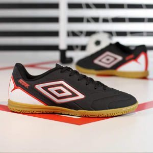 Chuteira Umbro Futsal Attak III Preto Indoor