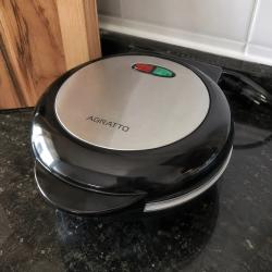Omeleteira Antiaderente Elétrica Dupla 800W Mr. Cheff Redonda Preta 220V Agratto Aoip01i-02